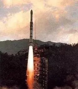d4cfdef6-4872-4107-ab21-10e58761a7e6 建党100周年出格专栏(七)